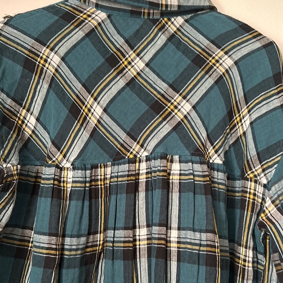 Plaid Button-Up Women’s Top - Picture 6 of 8